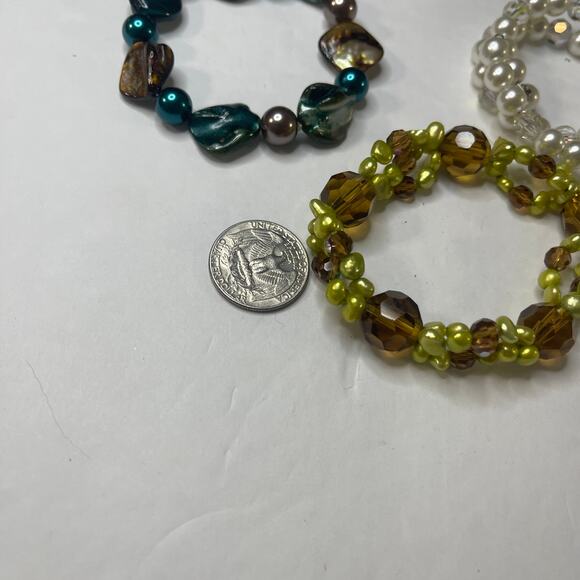 Set of three beaded stretch bracelets stone faux mother of pearl shell trendy - Picture 6 of 8